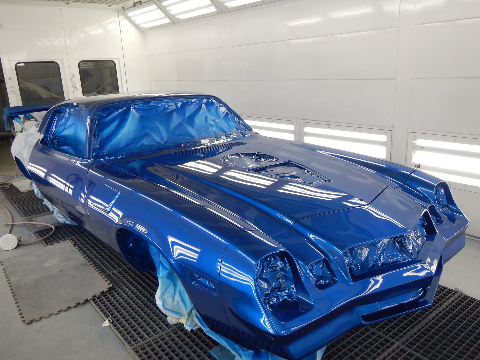 https://www.mekloncarpaint.com/2k-chinese-supplier-auto-paint-primer-blue-car-paint