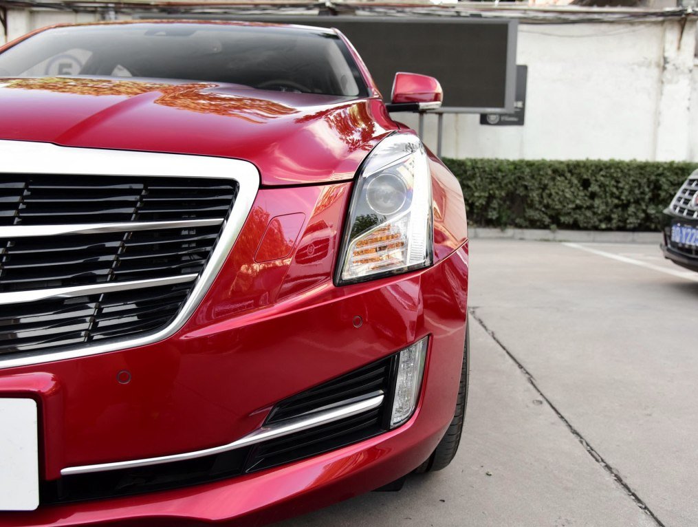 Cadillac GFT dazzling red Car Paint